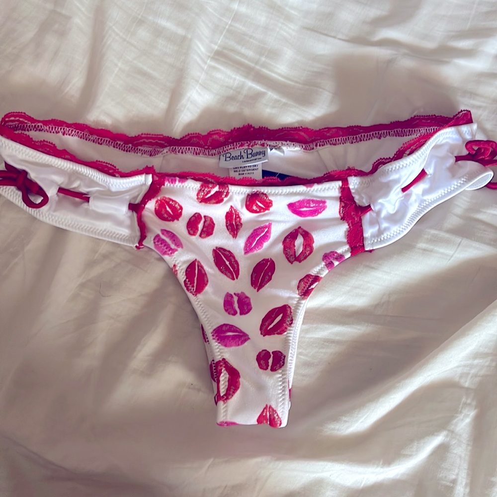 Beach bunny steal my kisses bottoms XL